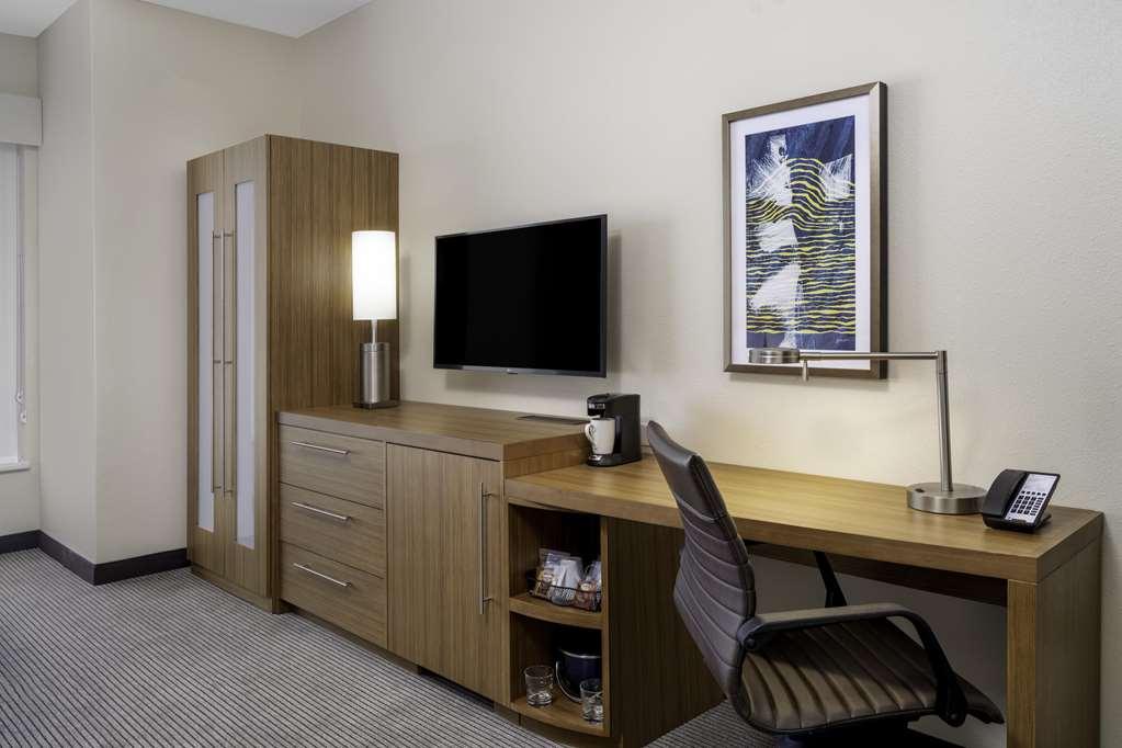 Hyatt Place Fort Worth-Alliance Town Center Номер фото