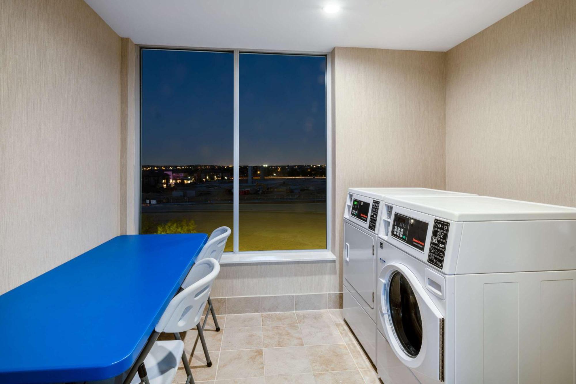 Hyatt Place Fort Worth-Alliance Town Center Екстер'єр фото